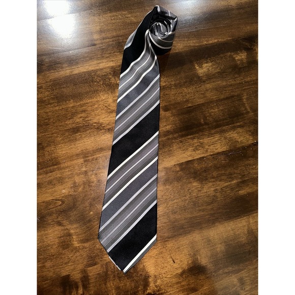 Geoffrey Beene 100% Silk Tie Black Gray And White Diagonal Stripes Hand Made - Picture 5 of 6